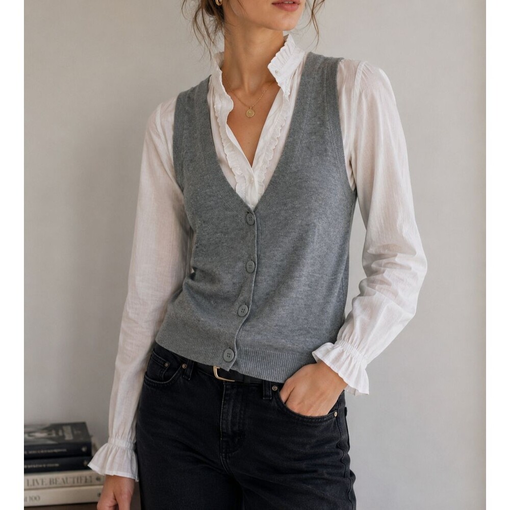Miley Cyrus MaxAzria Gray Cotton Sweater Vest Size XS Button Front Layering NWT